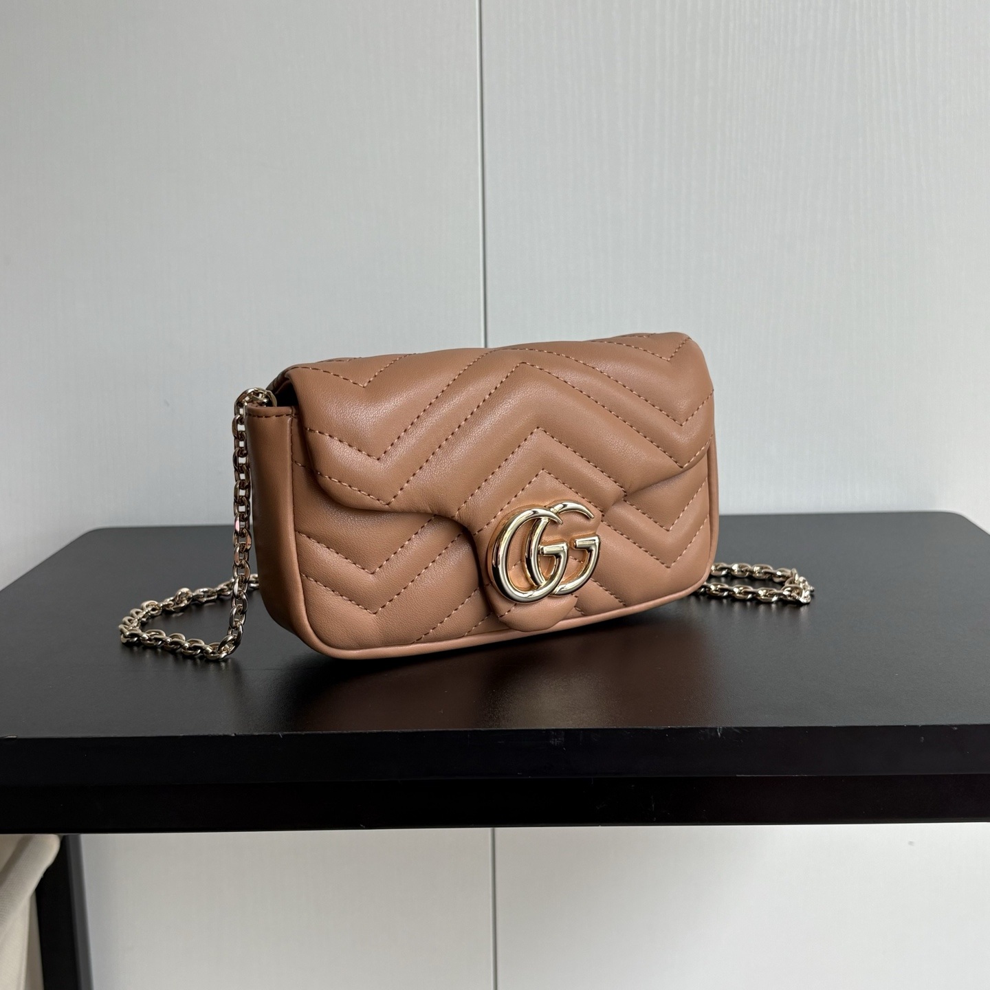 Gucci Marmont 2.0 841290 in Matelassé Leather with Magnetic Snap Closure for Shoulder and Crossbody