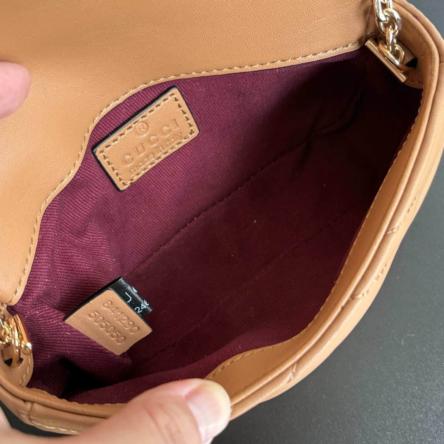 Gucci Marmont 2.0 841290 in Matelassé Leather with Magnetic Snap Closure for Shoulder and Crossbody