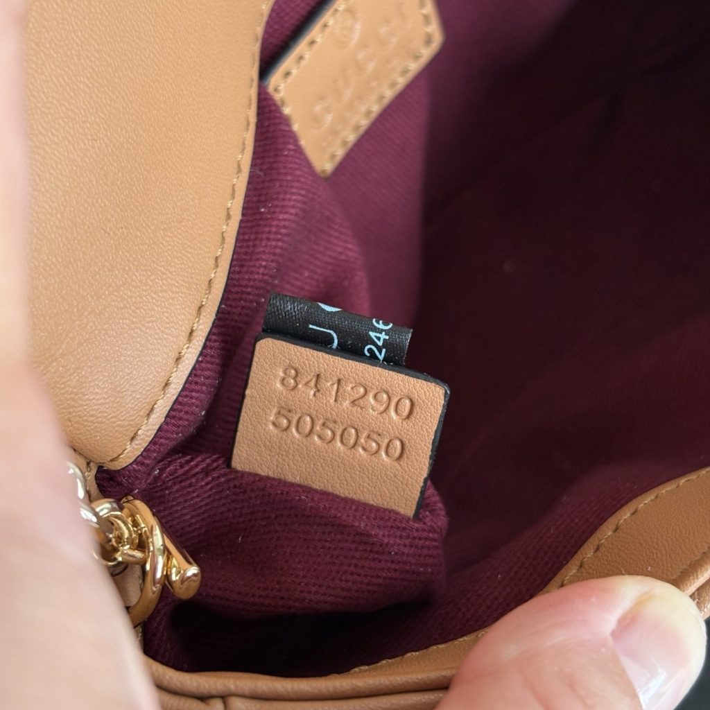 Gucci Marmont 2.0 841290 in Matelassé Leather with Magnetic Snap Closure for Shoulder and Crossbody