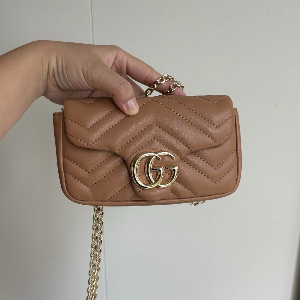 Gucci Marmont 2.0 841290 in Matelassé Leather with Magnetic Snap Closure for Shoulder and Crossbody