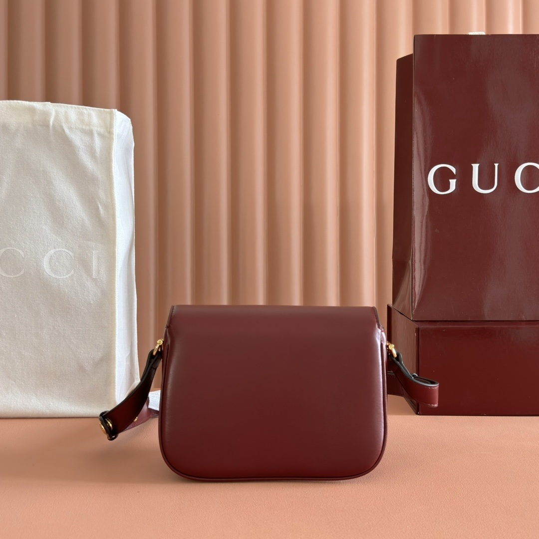 Gucci Horsebit 1955 Small in Smooth Leather with Flap and Turn-lock for Shoulder Crossbody Carry