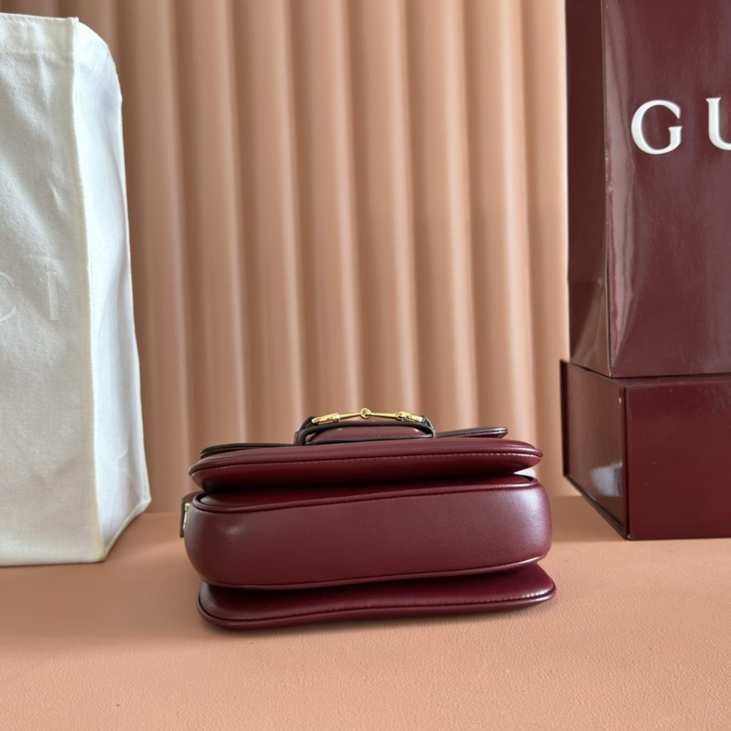 Gucci Horsebit 1955 Small in Smooth Leather with Flap and Turn-lock for Shoulder Crossbody Carry