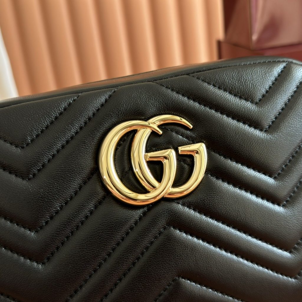 Gucci GG Marmont Mini Camera Bag in Matelassé Leather with Zipper Closure for Hand Shoulder Carry