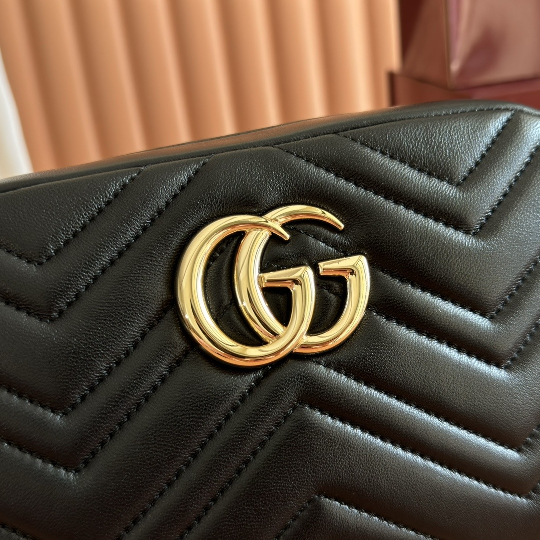 Gucci GG Marmont Mini Camera Bag in Matelassé Leather with Zipper Closure for Hand Shoulder Carry