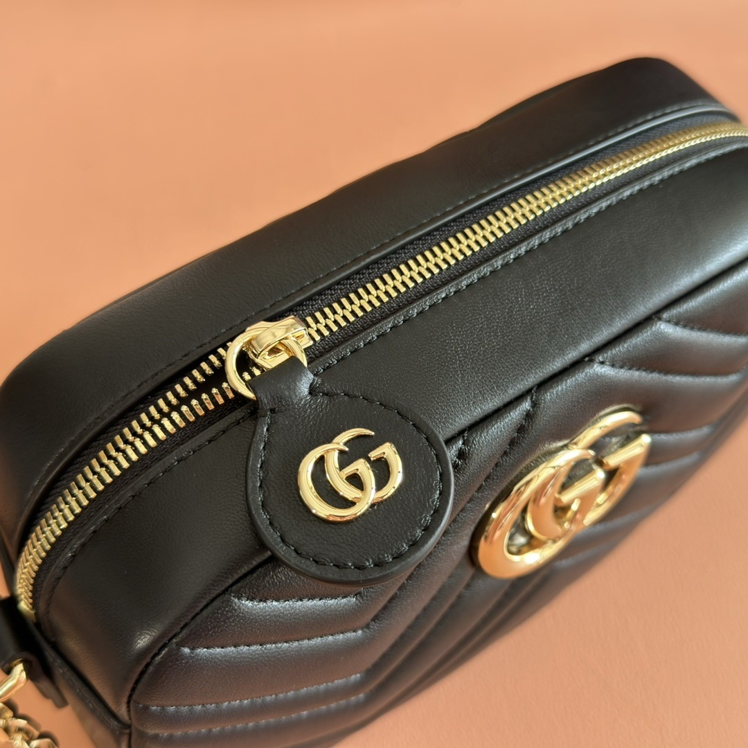 Gucci GG Marmont Mini Camera Bag in Matelassé Leather with Zipper Closure for Hand Shoulder Carry