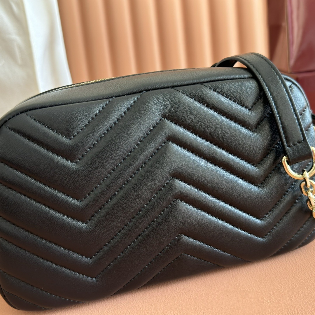 Gucci GG Marmont Mini Camera Bag in Matelassé Leather with Zipper Closure for Hand Shoulder Carry