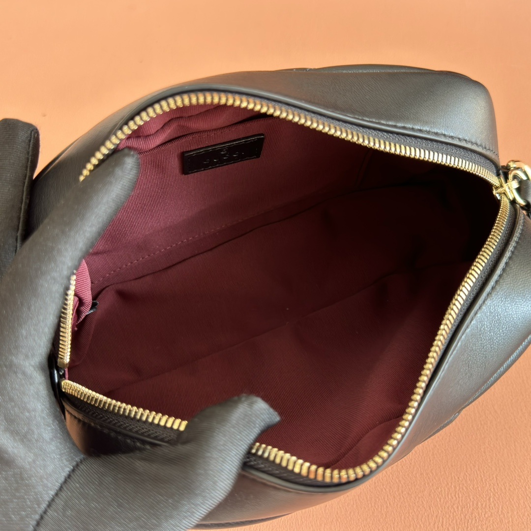 Gucci GG Marmont Mini Camera Bag in Matelassé Leather with Zipper Closure for Hand Shoulder Carry