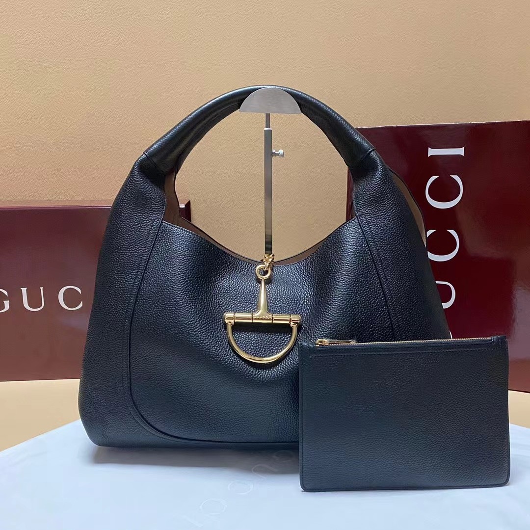 Gucci Softbit in Pebbled Leather with Zipper Closure for Shoulder BagHandbag 837466 Designer Bag