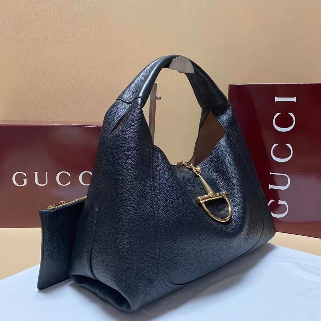 Gucci Softbit in Pebbled Leather with Zipper Closure for Shoulder BagHandbag 837466 Designer Bag
