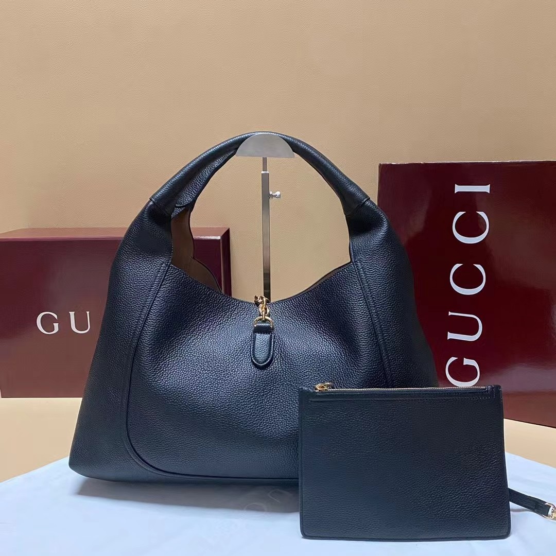 Gucci Softbit in Pebbled Leather with Zipper Closure for Shoulder BagHandbag 837466 Designer Bag