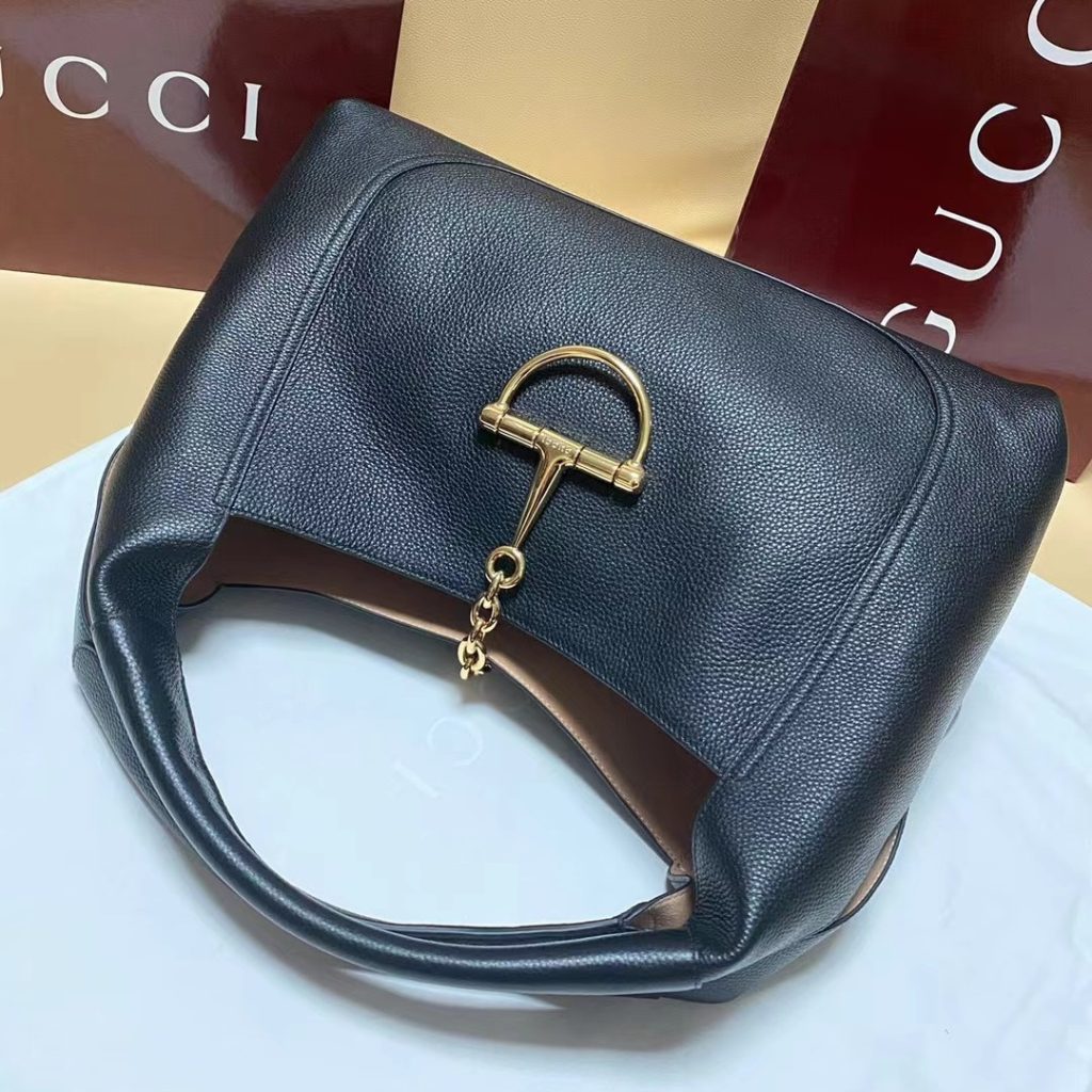 Gucci Softbit in Pebbled Leather with Zipper Closure for Shoulder BagHandbag 837466 Designer Bag