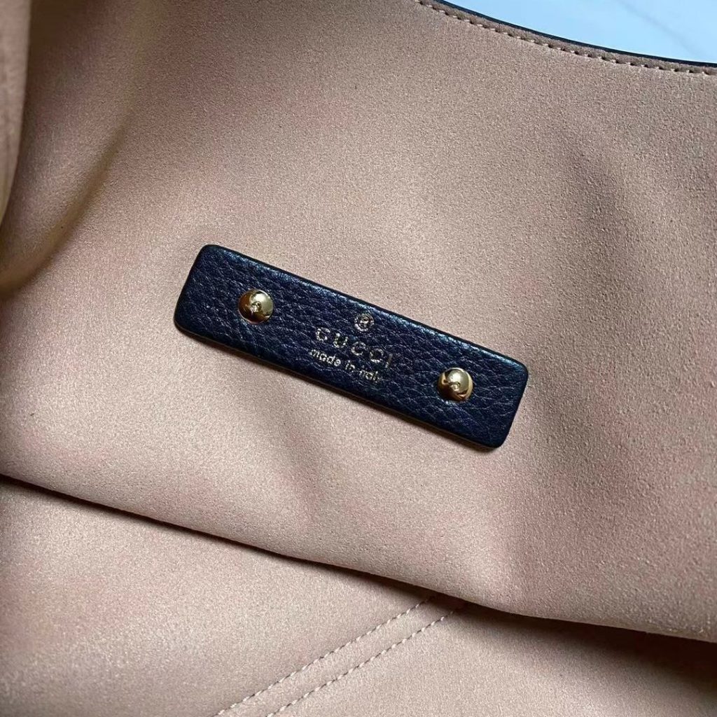 Gucci Softbit in Pebbled Leather with Zipper Closure for Shoulder BagHandbag 837466 Designer Bag