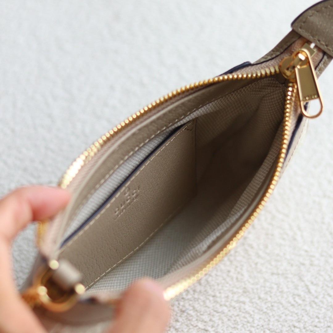 Gucci Ophidia in GG Supreme Canvas with Leather Trim and Zipper for Shoulder Crossbody Carry