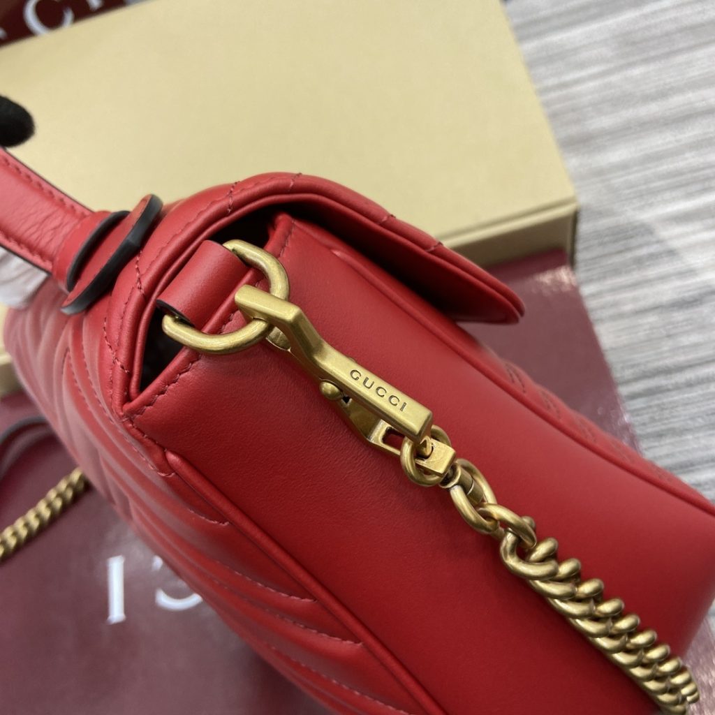Gucci GG Marmont 498110 in Matelassé Leather with Flap and Double G Push and Gold Hardware