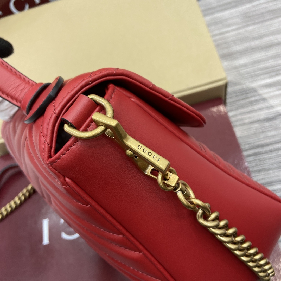 Gucci GG Marmont 498110 in Matelassé Leather with Flap and Double G Push and Gold Hardware