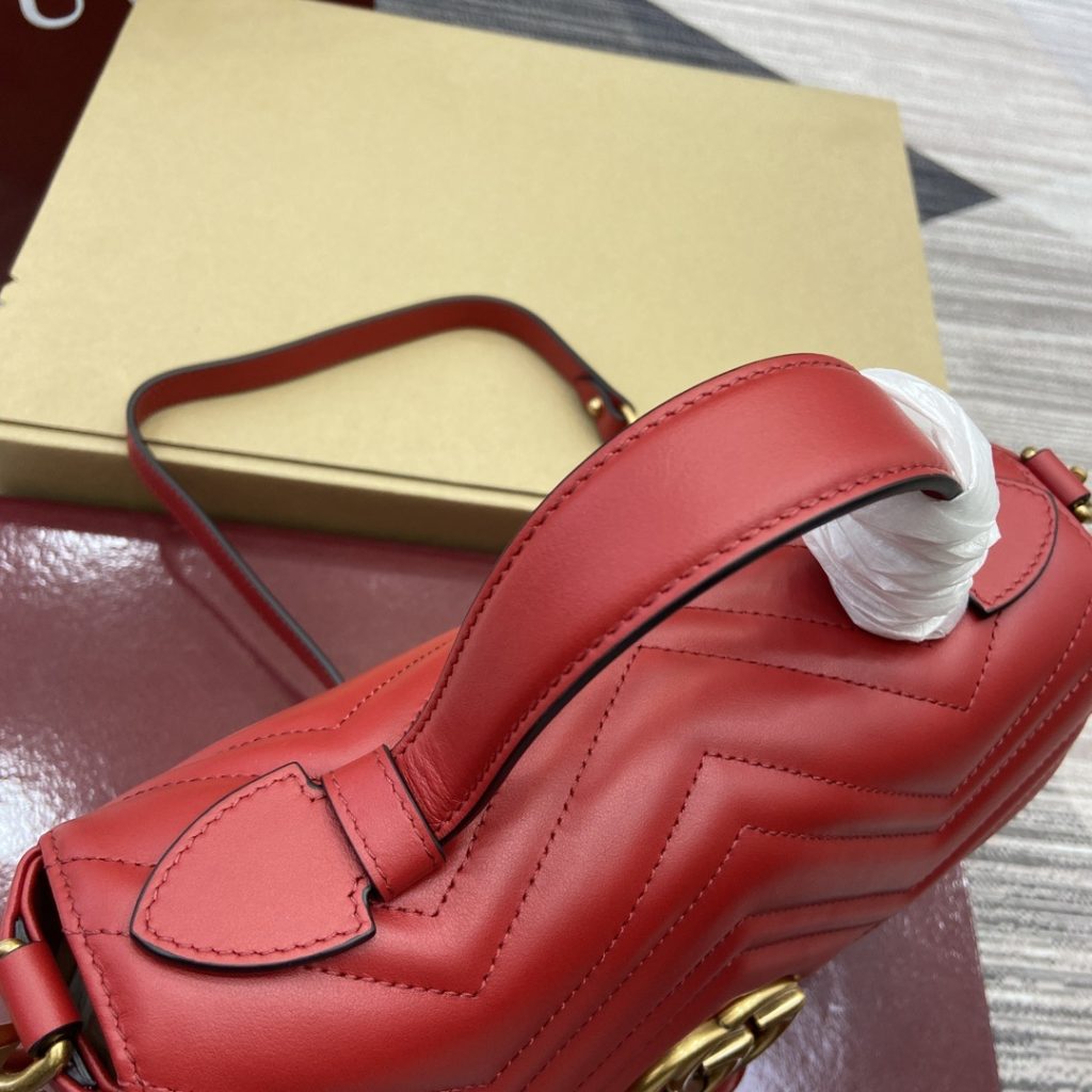 Gucci GG Marmont 498110 in Matelassé Leather with Flap and Double G Push and Gold Hardware