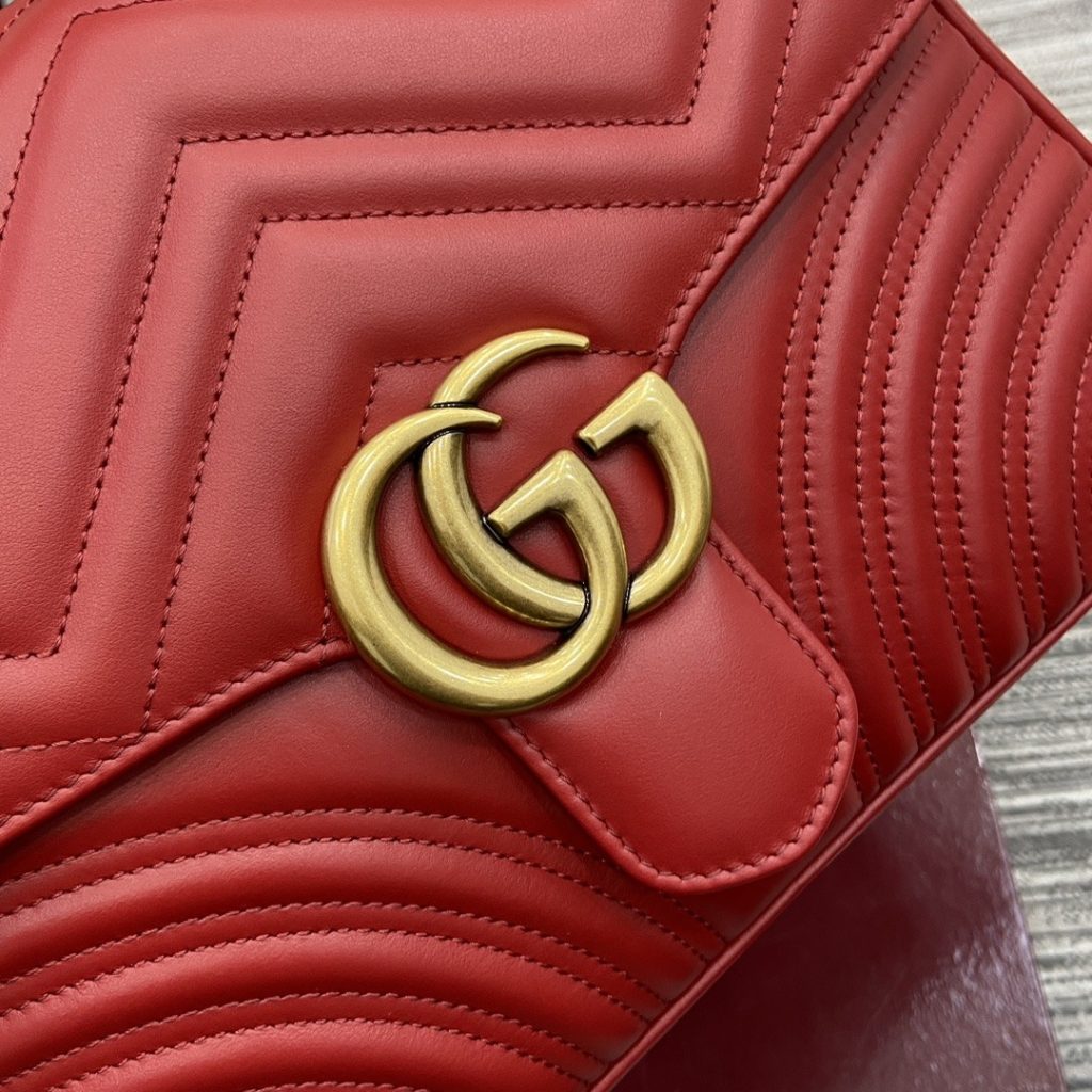 Gucci GG Marmont 498110 in Matelassé Leather with Flap and Double G Push and Gold Hardware