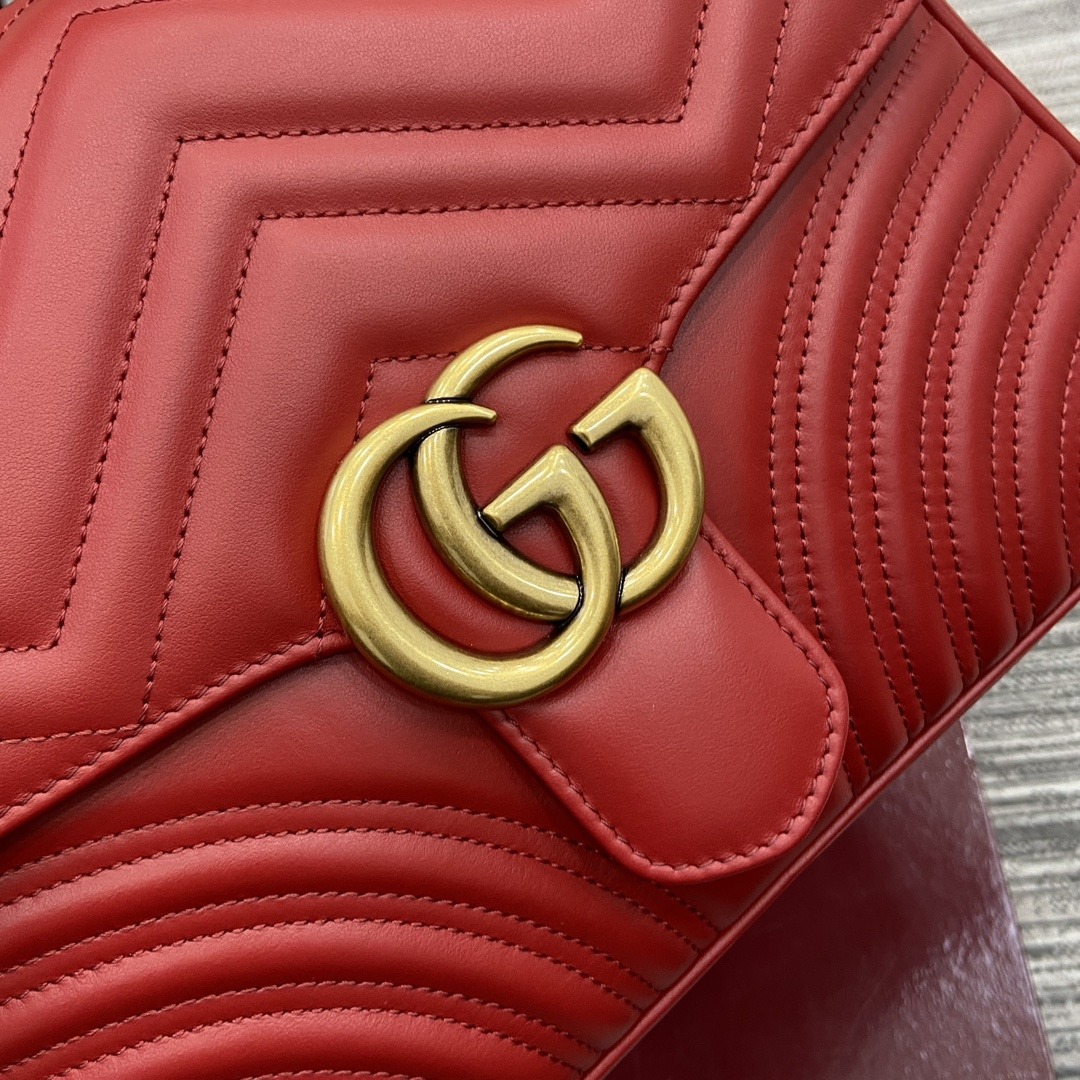 Gucci GG Marmont 498110 in Matelassé Leather with Flap and Double G Push and Gold Hardware