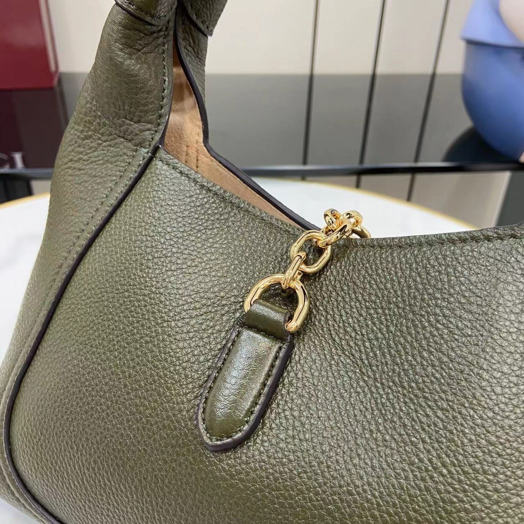 Gucci Softbit in Grained Calfskin with Magnetic for Handheld Shoulder Bag Carry