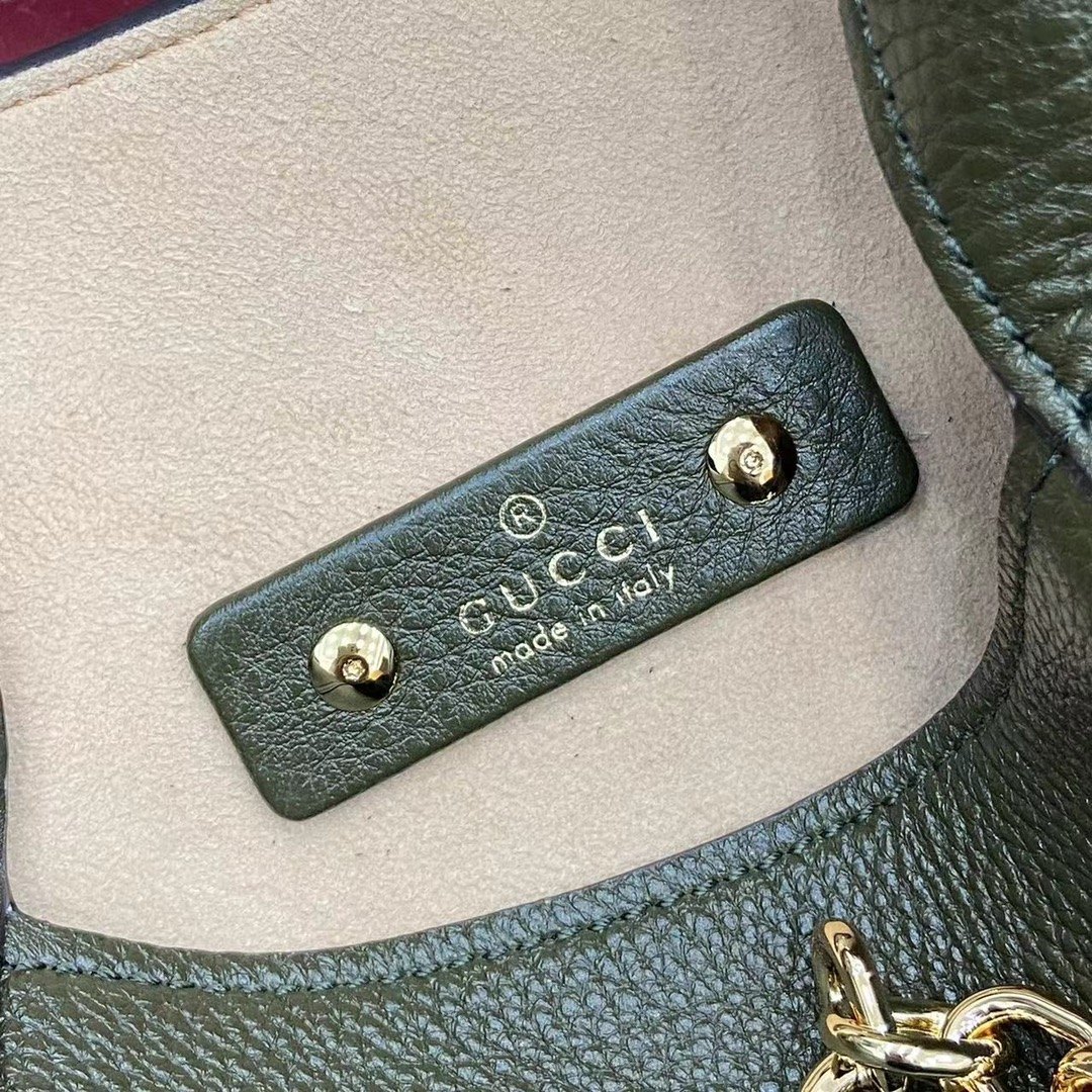 Gucci Softbit in Grained Calfskin with Magnetic for Handheld Shoulder Bag Carry