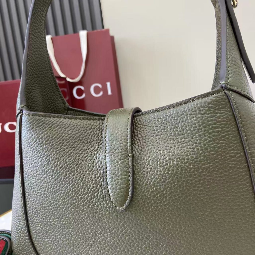 Gucci Jackie 1961 810232 in Forest Green Pebbled Leather with Push Closure for Hand Shoulder Carry