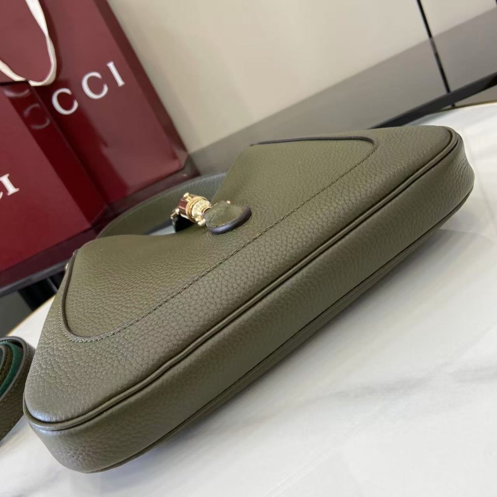 Gucci Jackie 1961 810232 in Forest Green Pebbled Leather with Push Closure for Hand Shoulder Carry