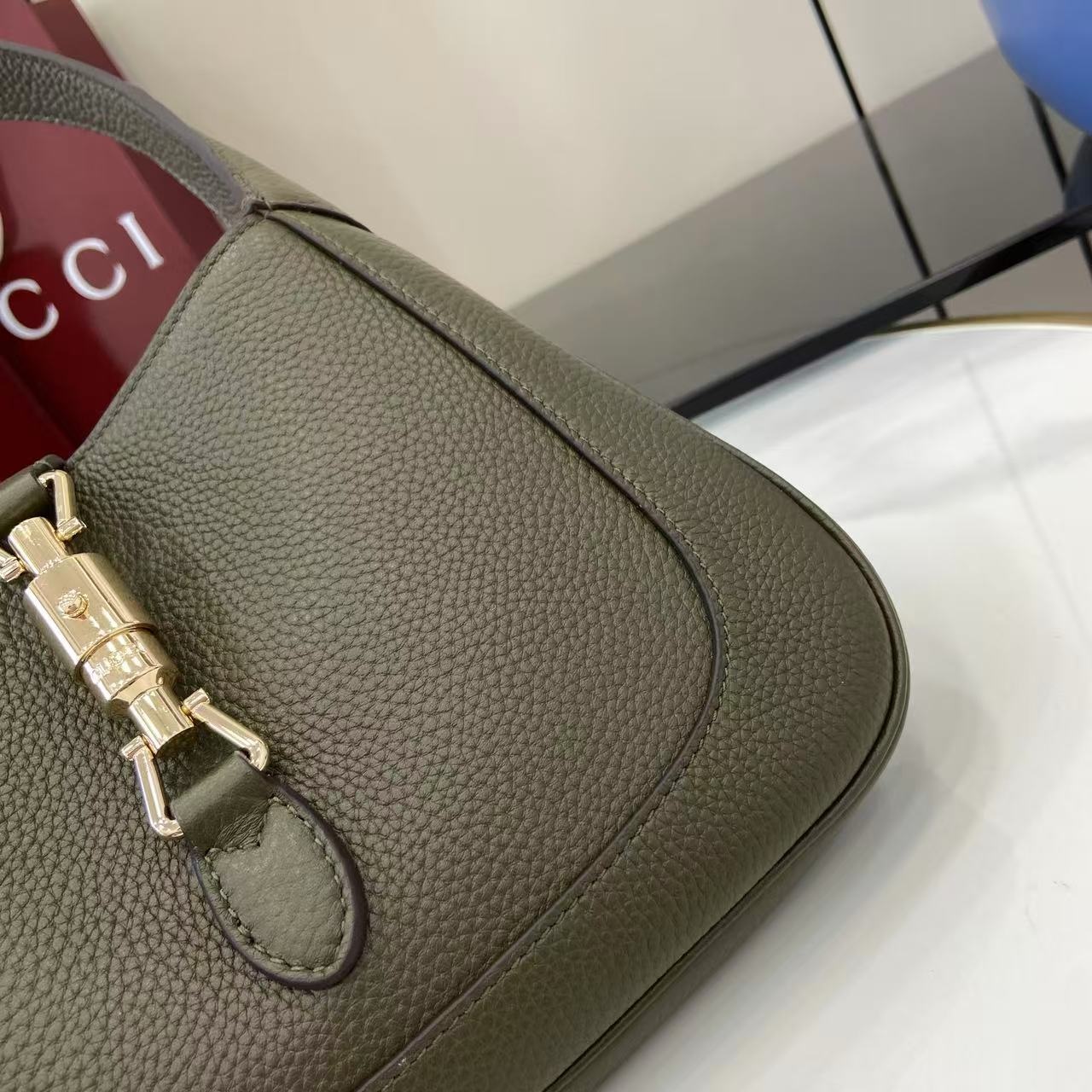 Gucci Jackie 1961 810232 in Forest Green Pebbled Leather with Push Closure for Hand Shoulder Carry