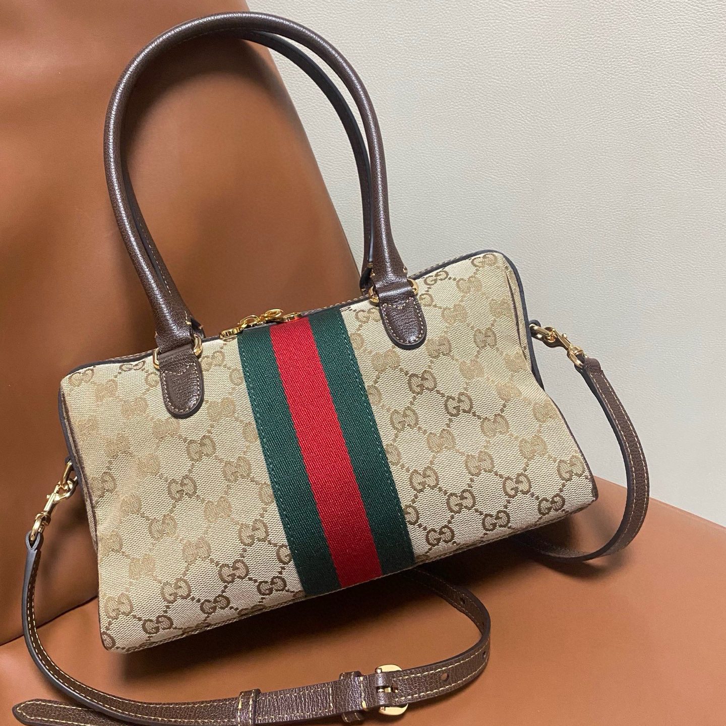Gucci Borsetto in GG Canvas with Leather Trim and Zipper for Handheld Shoulder Bag Carry 866732