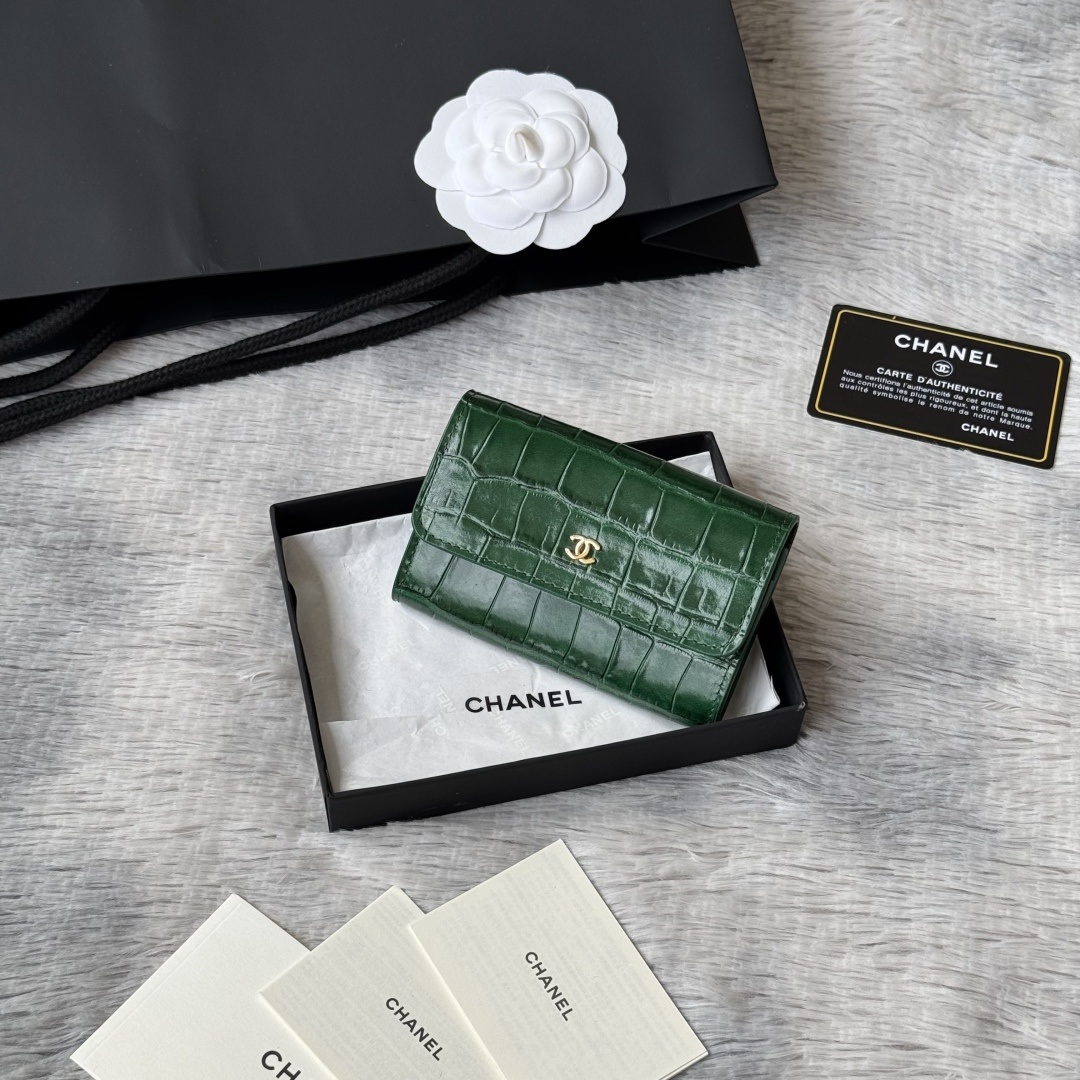 Chanel Classic Flap Mini Crocodile-embossed Leather Card Holder Wallet with Turn-lock for Hand Carry