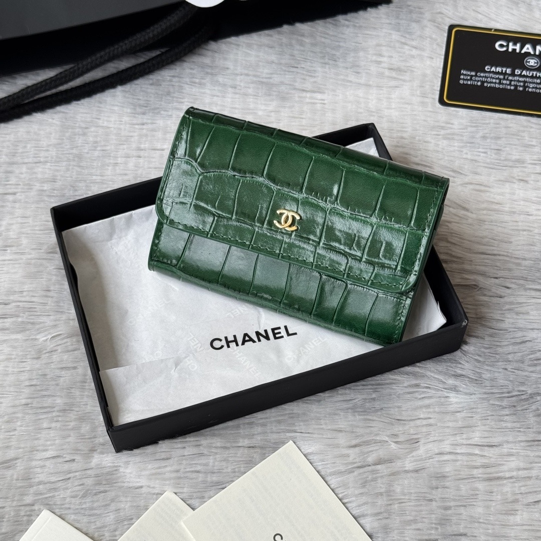 Chanel Classic Flap Mini Crocodile-embossed Leather Card Holder Wallet with Turn-lock for Hand Carry