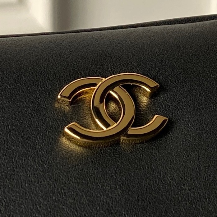 Chanel Mini Bonbon in Caviar Leather with Zipper for Handheld Hand Shoulder Carry