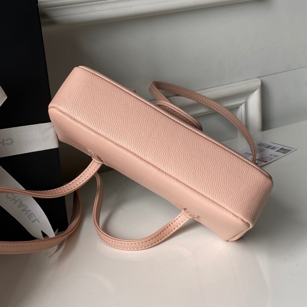 Chanel Preppy Coco Chain Bag in Caviar Leather with Flap Closure for Handheld and Shoulder Carry