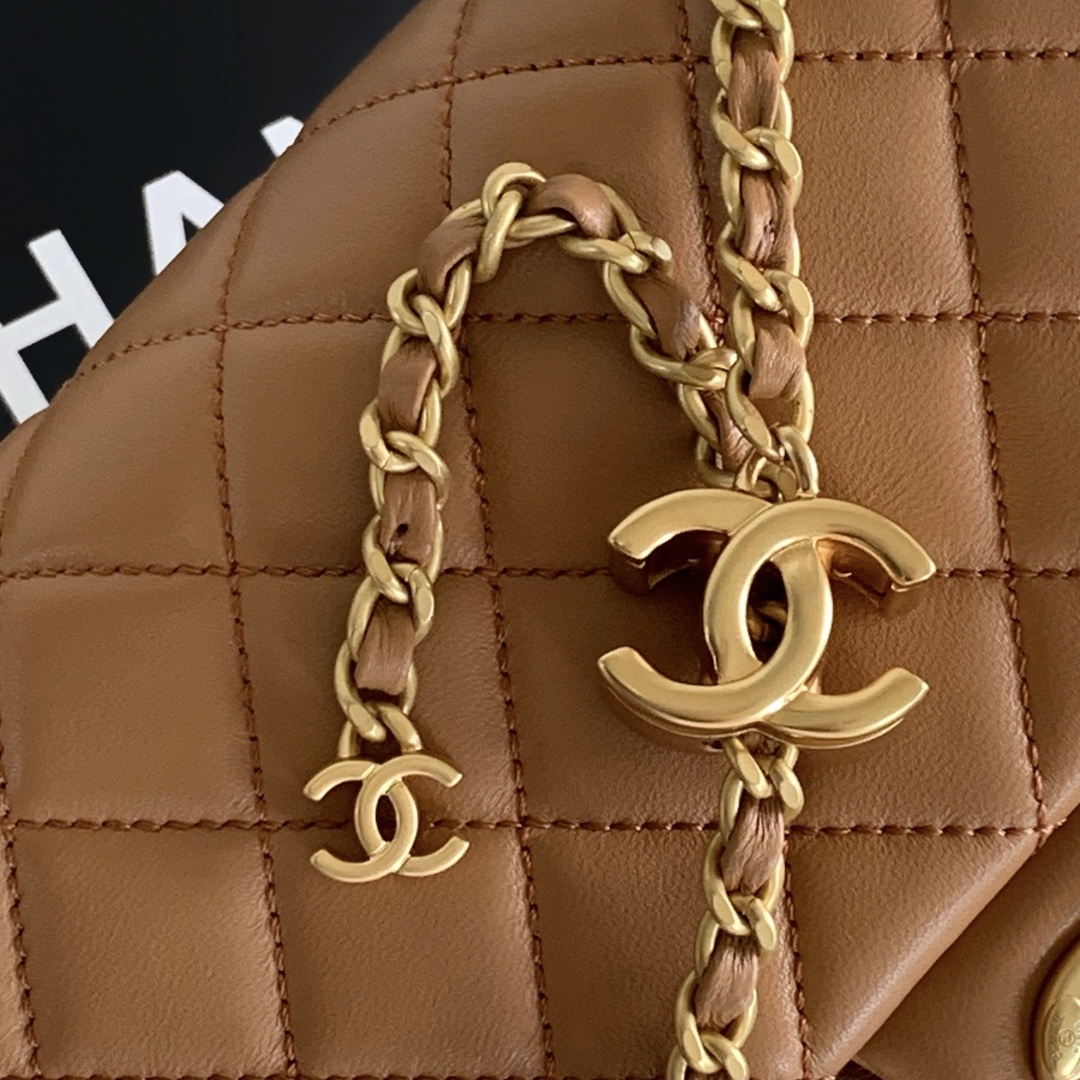 Chanel Classic Flap in Caviar Leather with Turn-lock for Shoulder Crossbody Carry Medium
