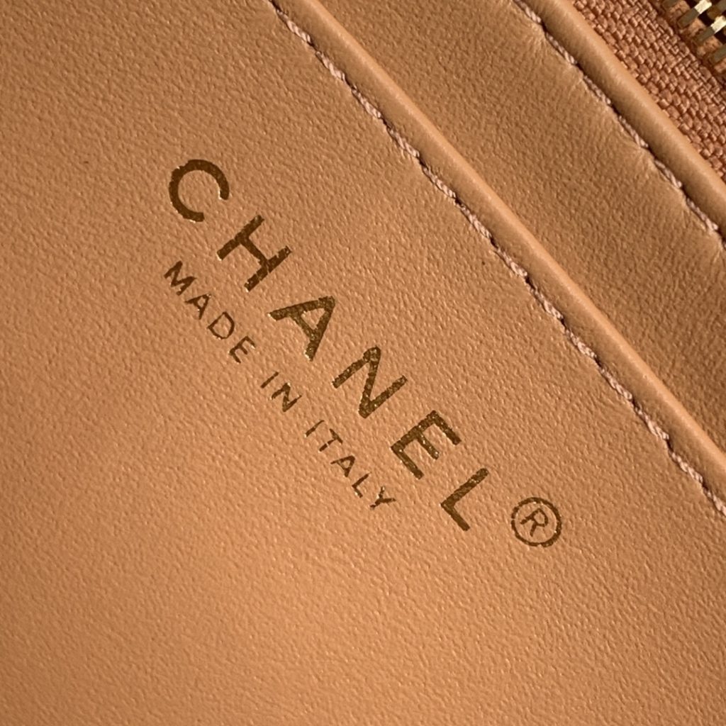 Chanel Classic Flap in Caviar Leather with Turn-lock for Shoulder Crossbody Carry Medium
