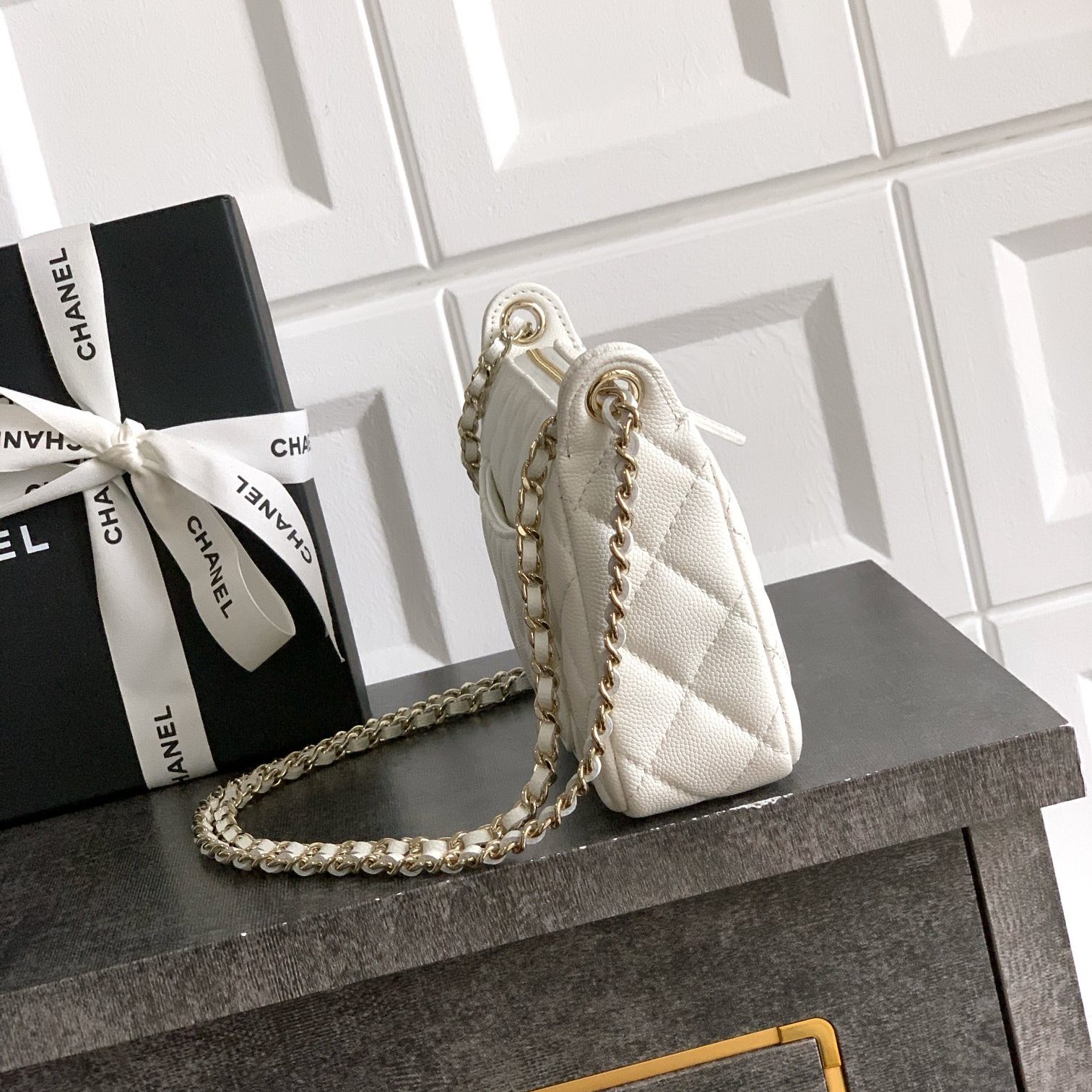 Chanel Wallet on Chain (WOC) in Caviar Leather with Zipper Closure for Shoulder BagCrossbody Bags