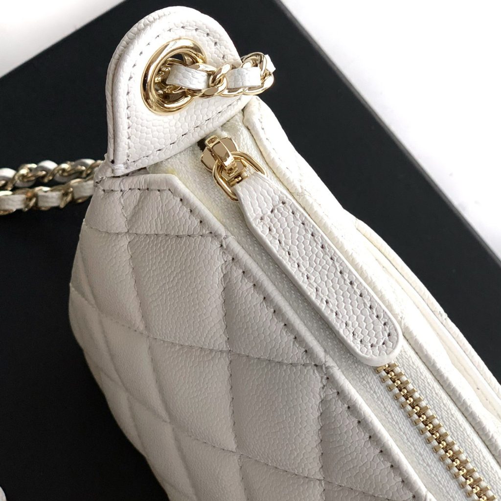 Chanel Wallet on Chain (WOC) in Caviar Leather with Zipper Closure for Shoulder BagCrossbody Bags
