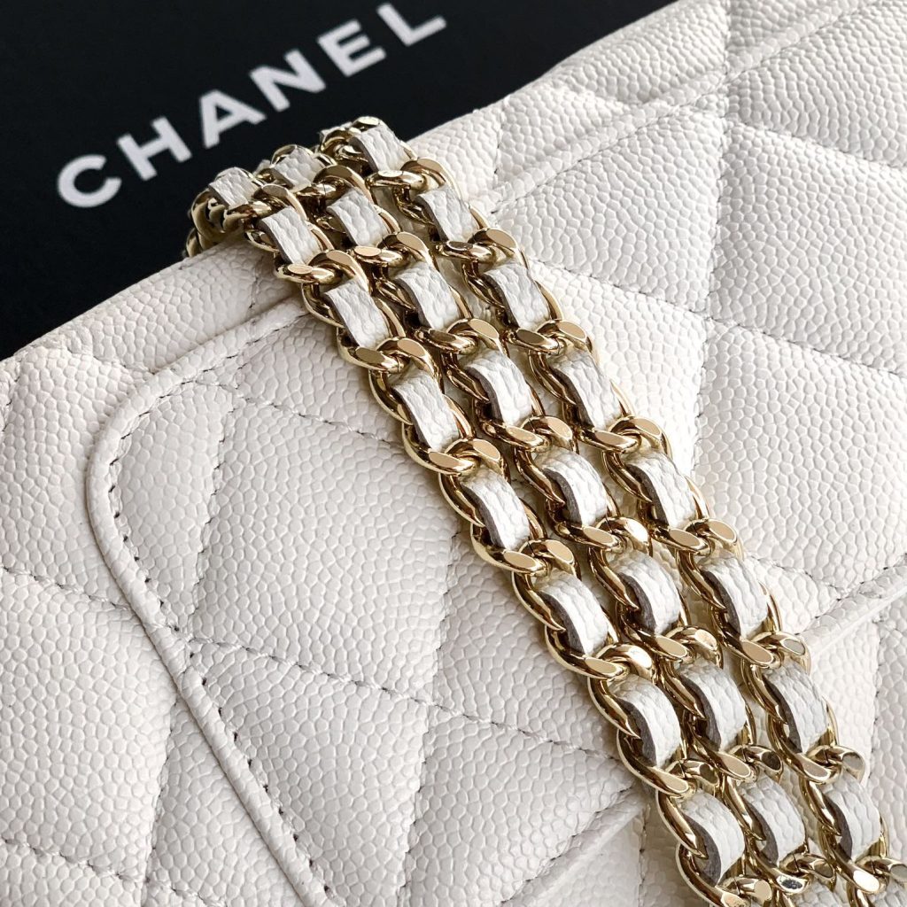 Chanel Wallet on Chain (WOC) in Caviar Leather with Zipper Closure for Shoulder BagCrossbody Bags