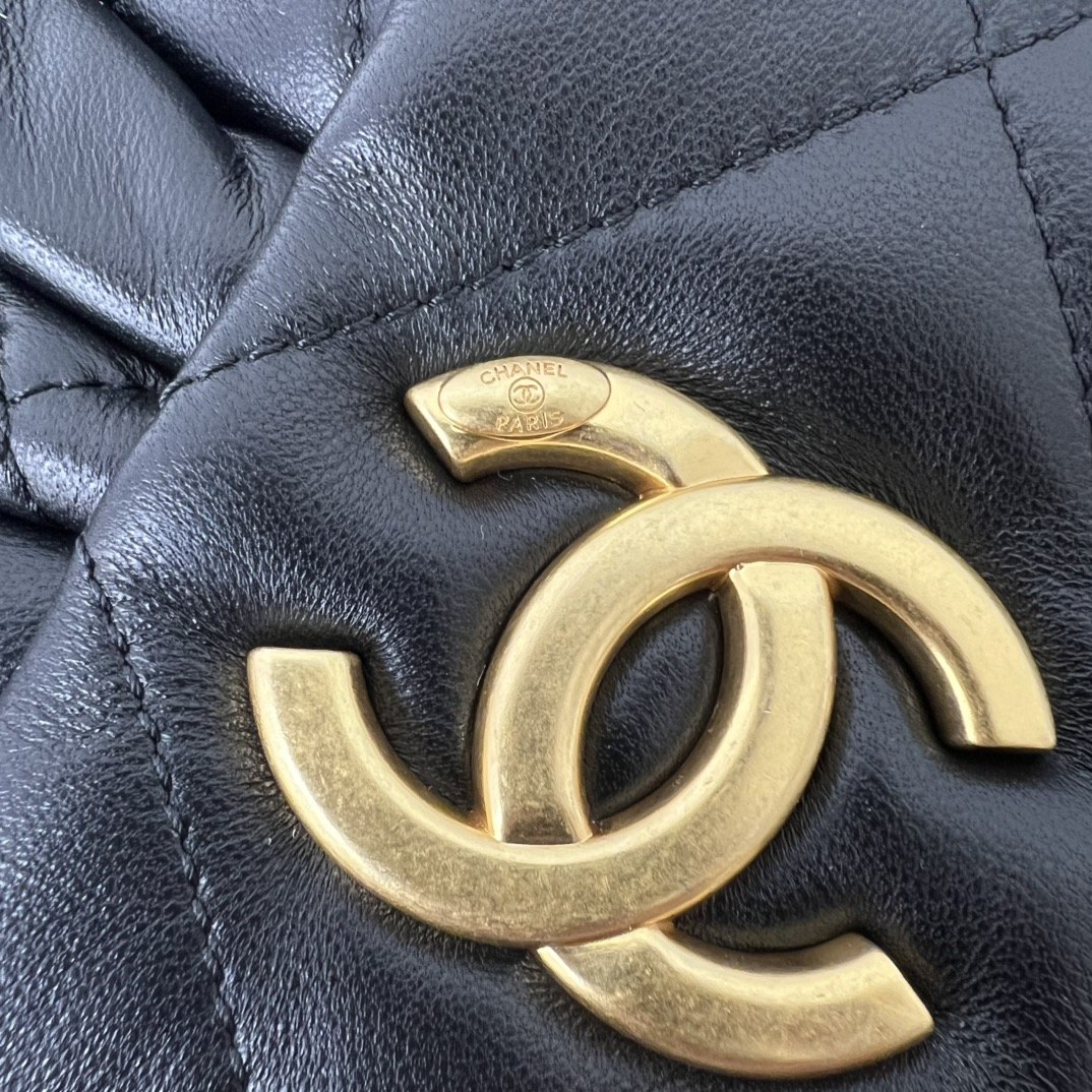 Chanel 25K Roulis Bow Hobo Medium in Lambskin with Magnetic Snap for Handheld Shoulder Carry