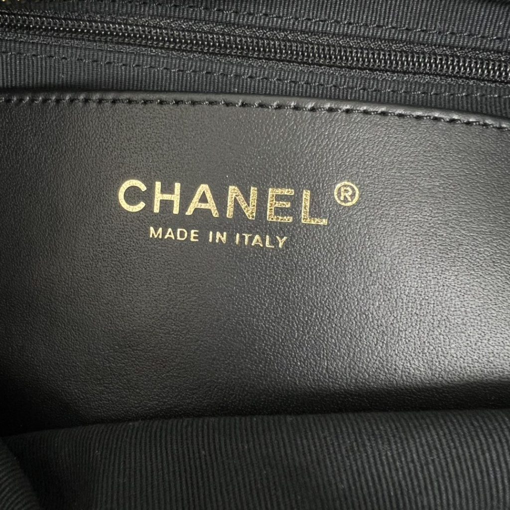 Chanel 25K Roulis Bow Hobo Medium in Lambskin with Magnetic Snap for Handheld Shoulder Carry