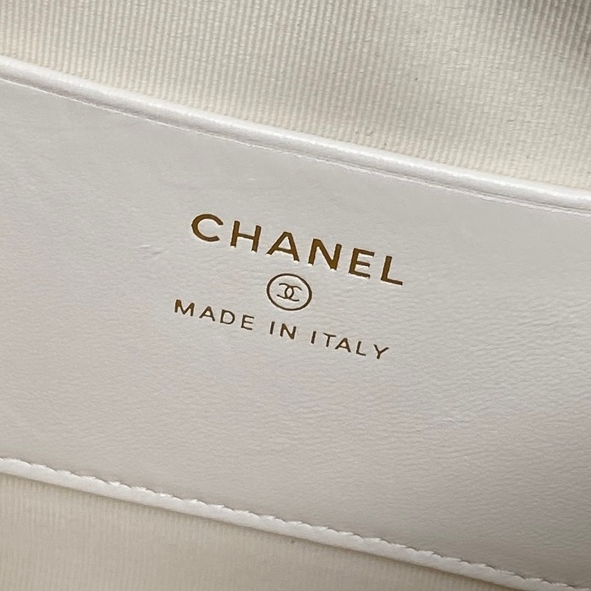 Chanel 25P Bowling in Lambskin with Zipper and Detachable Chain for Handheld Shoulder Carry