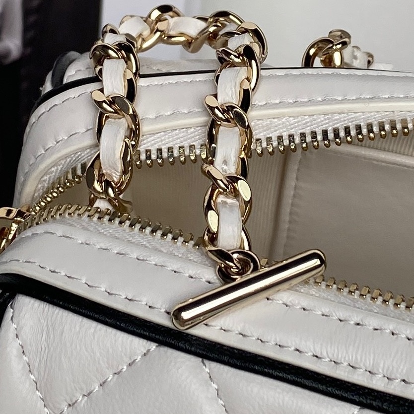 Chanel 25P Bowling in Lambskin with Zipper and Detachable Chain for Handheld Shoulder Carry