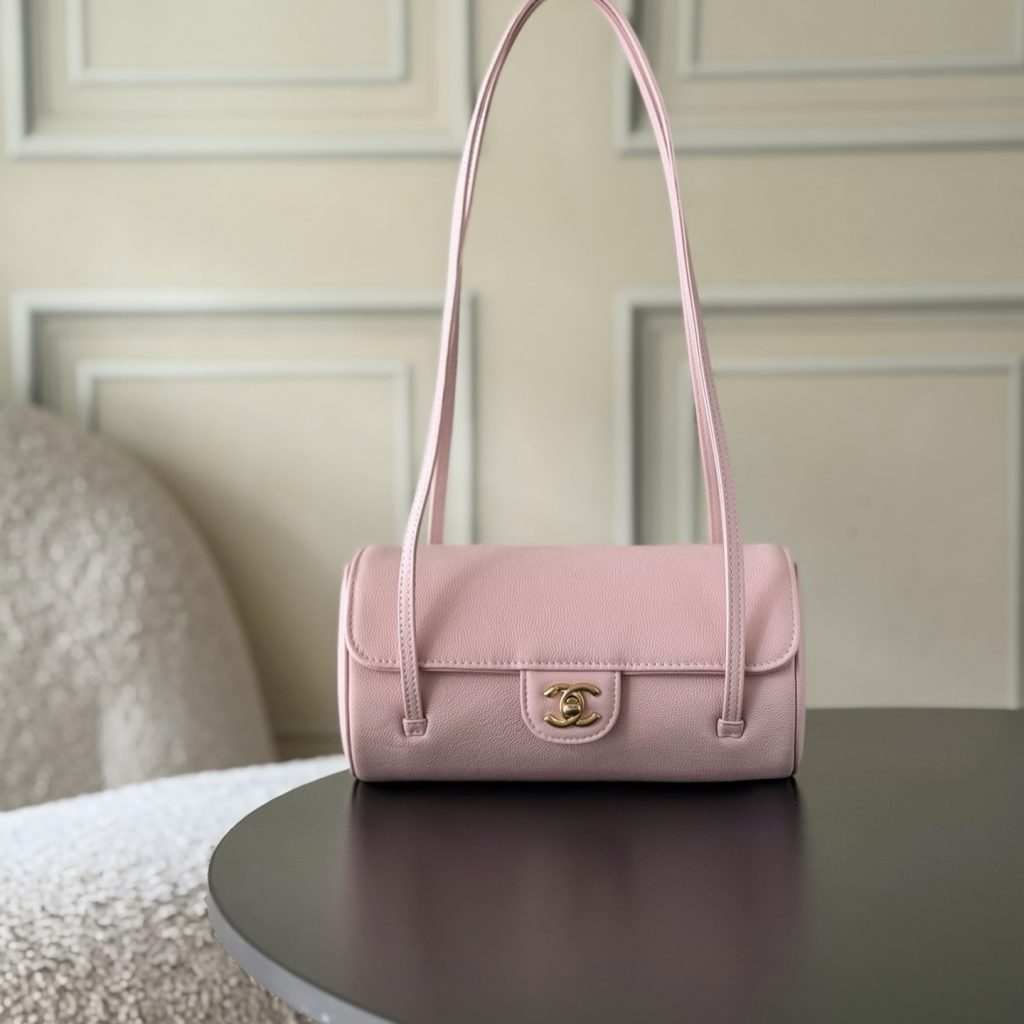 Chanel Vantage in Haas Calfskin with Magnetic Snap Flap Closure for Shoulder Bag and Handbag Carry