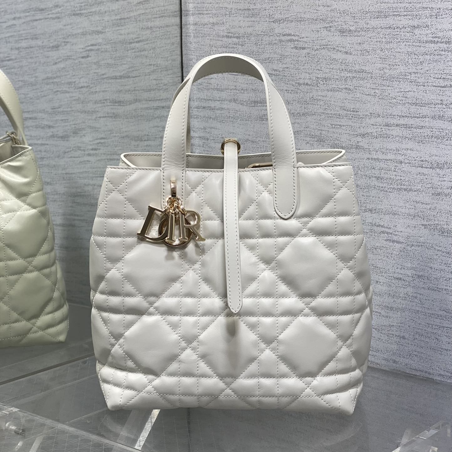 Dior Book Tote in Cannage Cuir with Open Top for Handheld Shoulder Carry 25cm Gold Hardware