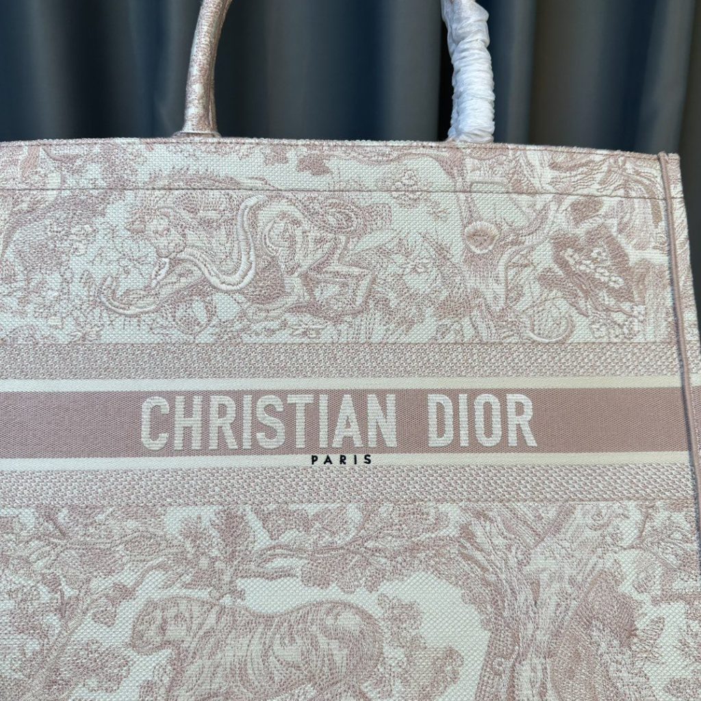 Dior Book Tote Bag in Oblique Jacquard Canvas with Open Top Closure for Handheld and Shoulder Carry