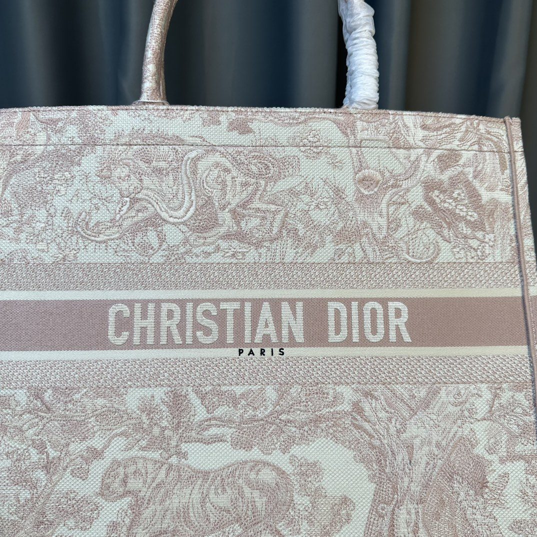 Dior Book Tote Bag in Oblique Jacquard Canvas with Open Top Closure for Handheld and Shoulder Carry