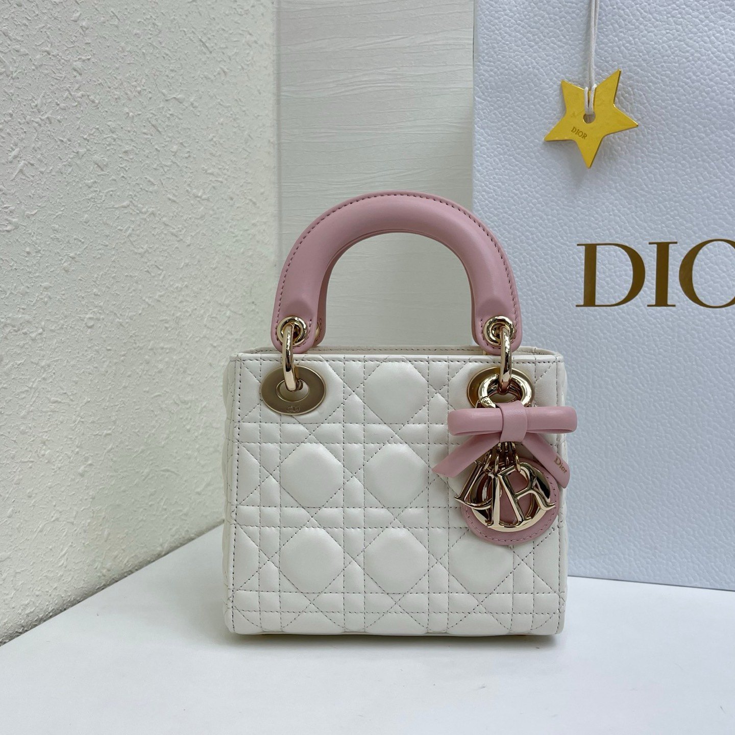 Dior Lady in Cannage Lamé Leather with Magnetic Snap for Handheld Shoulder Bag Carry