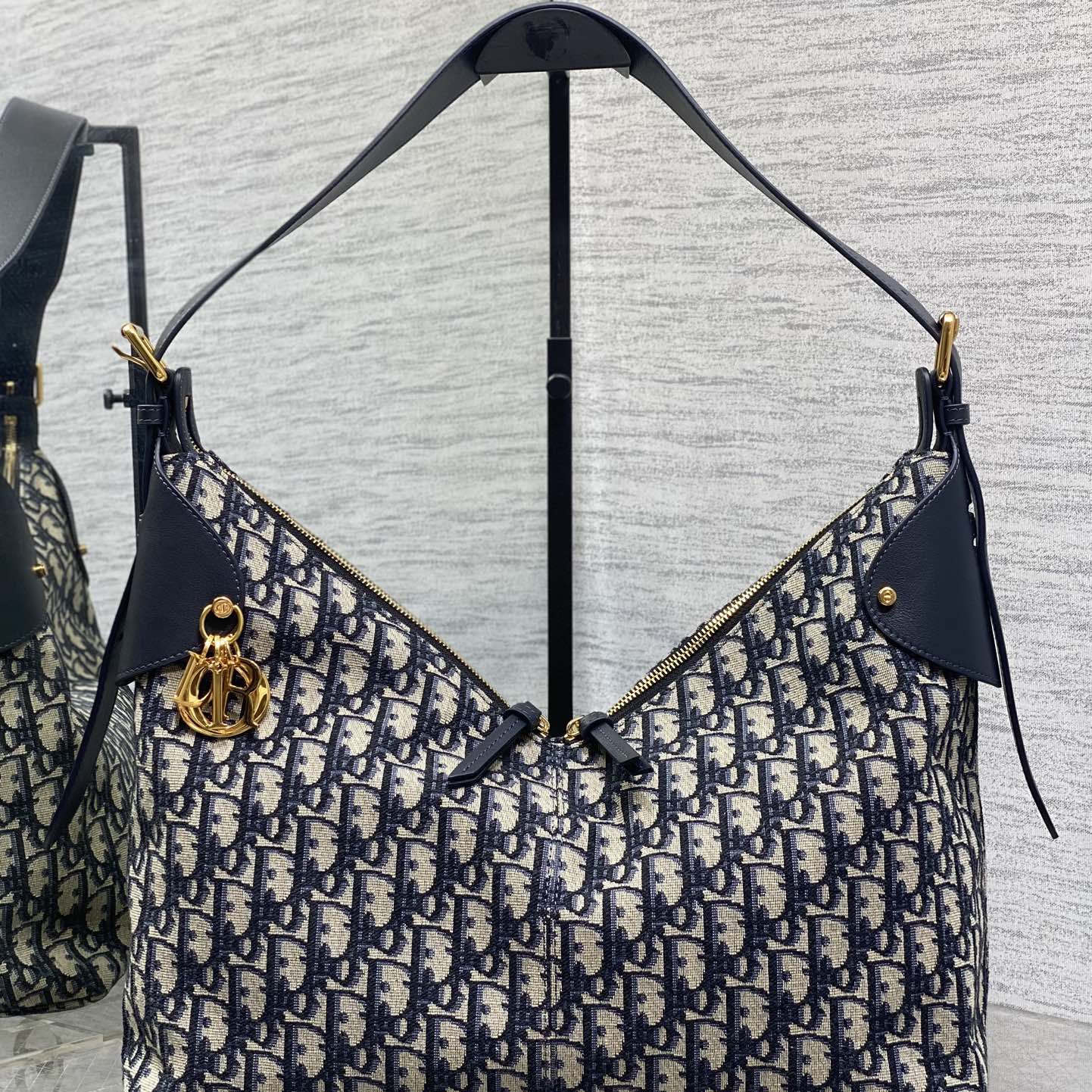 Dior Book Tote in Oblique Canvas / Calfskin Leather with Zipper Closure for Hand CarryShoulder Carry