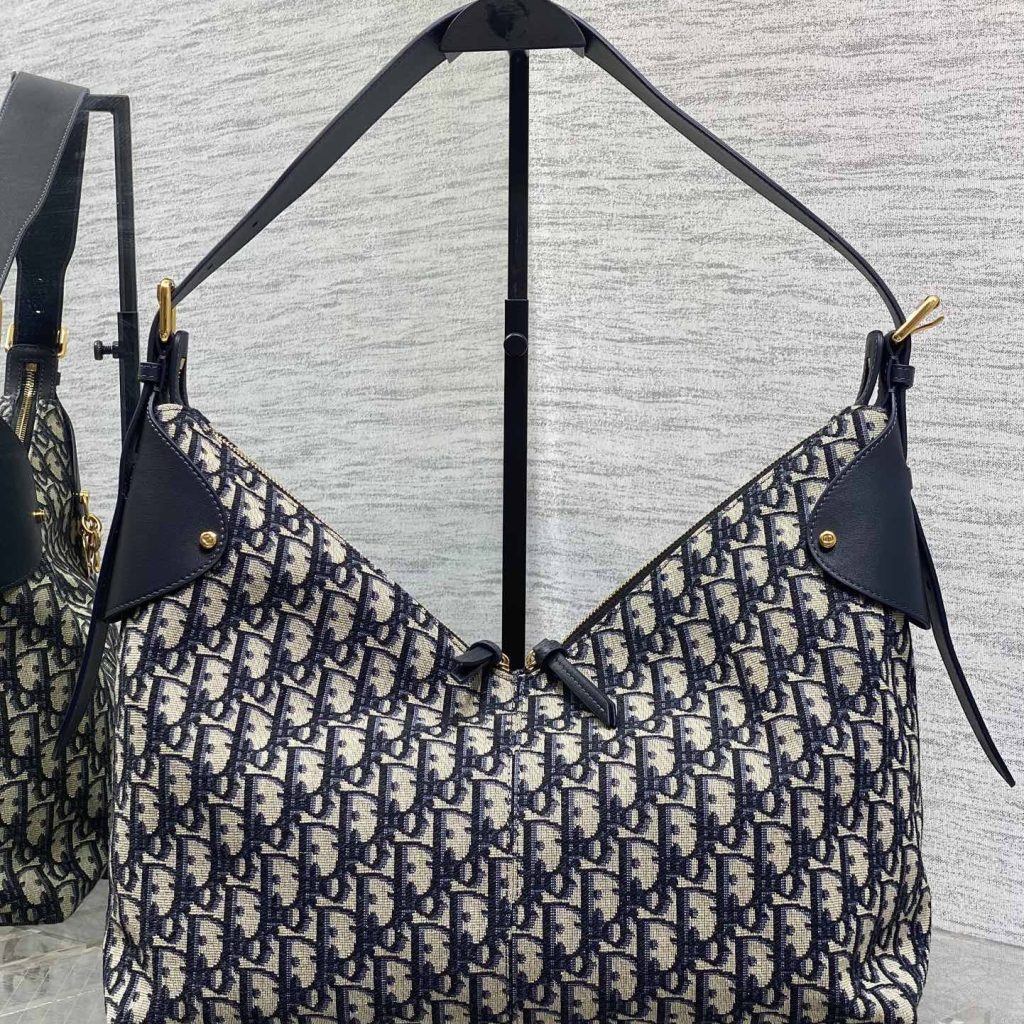 Dior Book Tote in Oblique Canvas / Calfskin Leather with Zipper Closure for Hand CarryShoulder Carry