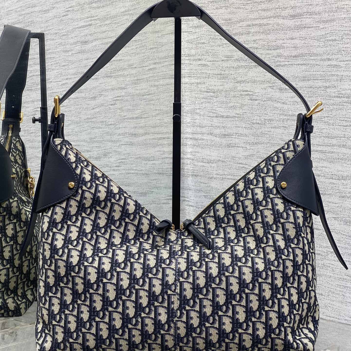 Dior Book Tote in Oblique Canvas / Calfskin Leather with Zipper Closure for Hand CarryShoulder Carry