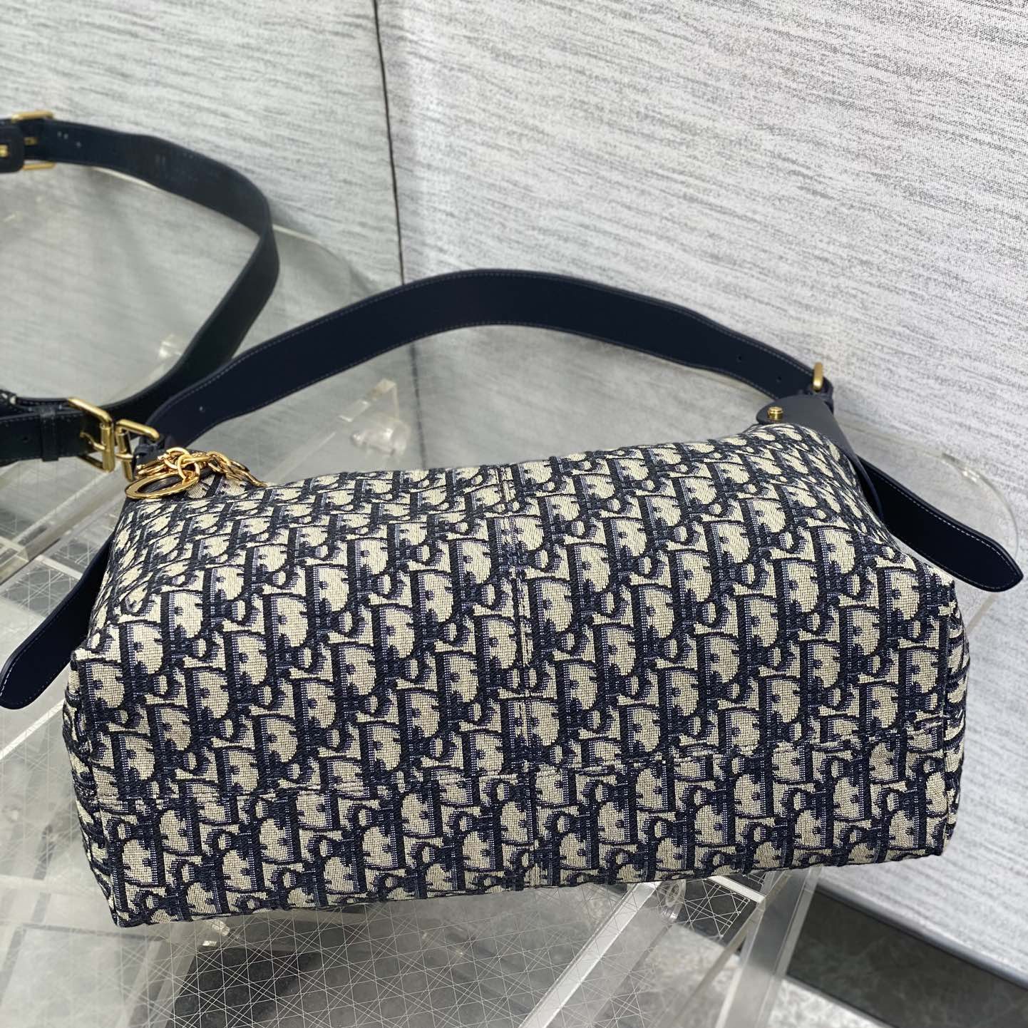 Dior Book Tote in Oblique Canvas / Calfskin Leather with Zipper Closure for Hand CarryShoulder Carry